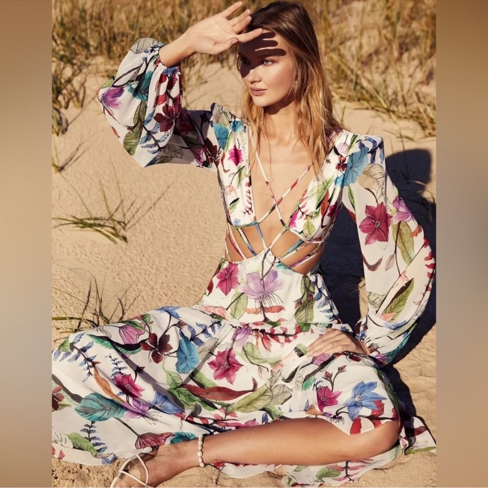 Patbo Long Sleeves Beach Dress